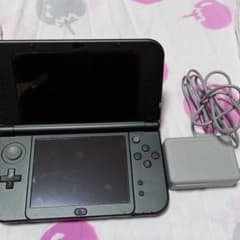 Newニンテンドー3DS LL ブラックのサムネイル