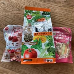 ウサギの餌、おやつセットのサムネイル