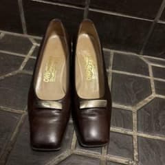 Salvatore Ferragamo パンプス ブラウンのサムネイル