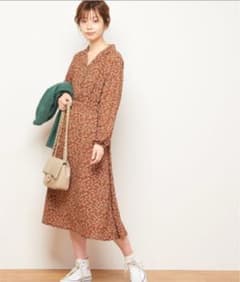 natural couture 小花柄ワンピースのサムネイル