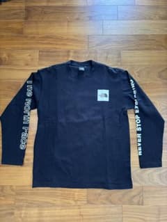 THE NORTH FACE ロングTシャツ 大柄プリント 黒のサムネイル