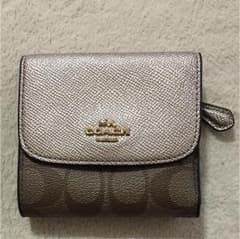 jap様専用になります。COACH コーチ 財布  シャンパンゴールドのサムネイル