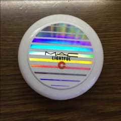 MAC LIGHTFUL C ファンデーションNC20番のサムネイル
