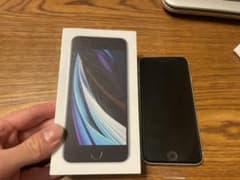 iPhone SE 第2世代　64GB  ホワイトのサムネイル