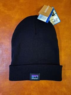 【新品】patagoniaニット帽(黒)若干大きめのサムネイル