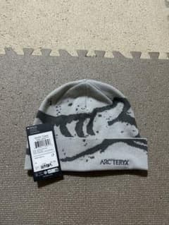 ARC'TERYX 迷彩柄ニット帽 グレー/ホワイト タグ付き - メルカリ
