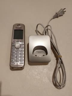 PANASONIC 子機　充電台付　KX-FKD503-Nのサムネイル