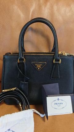 値下げ！☆超美品☆PRADA サフィアーノ ブラックのサムネイル