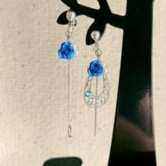 ハンドメイド 薔薇 イヤリングのサムネイル