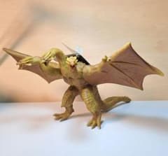 ゴジラザライド　限定　キングギドラ　ソフビフィギュア ゴジラザライド 限定 キングギドラ ソフビフィギュア - メルカリ