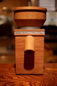 HIKIKI 家庭用製粉機のサムネイル