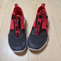 スニーカーのサムネイル