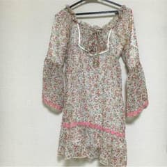 花柄ワンピースのサムネイル