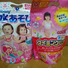 専用  水遊びパンツ おむつ 女の子Msizeのサムネイル
