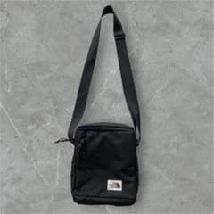 THE NORTH FACE ショルダーバッグ 縦長財布収納可のサムネイル