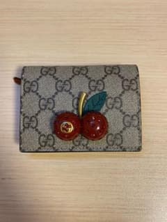 GUCCI グッチ　折り財布　チェリー　さくらんぼ　コンパクトウォレットのサムネイル