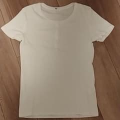 ユニクロ Tシャツのサムネイル