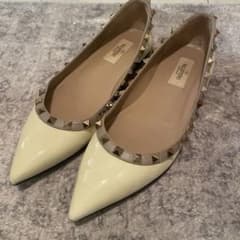 VALENTINO アイボリースタッズフラットシューズのサムネイル