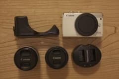 【最終値下げ】Canon EOS M200 ホワイト （ダブルレンズキット)のサムネイル