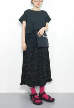 メルロー　裾フリルドットワイドパンツ黒のサムネイル
