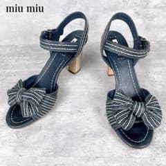 【miu miu】25.5cmホワイトステッチ　リボンストラップサンダル　39のサムネイル