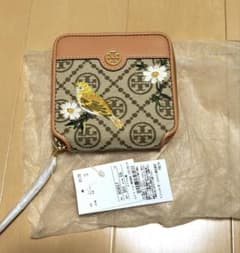 【６月末までお値下】Tory Burch トリーバーチ　鳥　花柄　限定　刺繍財布 m22345112456_1.jpg?1777803880