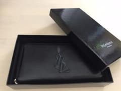 イヴ・サンローラン　長財布　（箱あり）のサムネイル