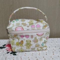 保冷ポーチ ドレスアップ ハンドメイド ユキエモン - メルカリ