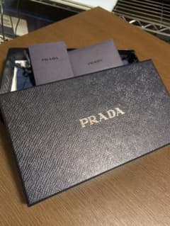 PRADA プラダ 空箱のサムネイル