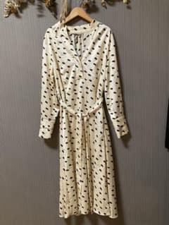 水玉 ロングワンピース　長袖ロングワンピースのサムネイル