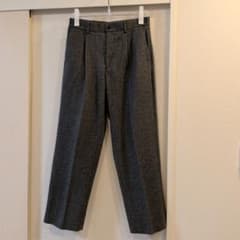 UNIQLO ヘリンボーン スラックス グレーのサムネイル