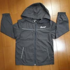voyagerコンパクトになる薄手パーカー　140sizeのサムネイル