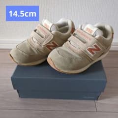 New Balance 996 ベージュ スニーカーのサムネイル