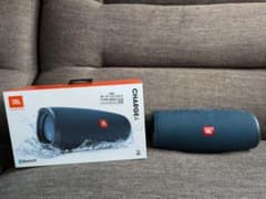 JBL Charge 4 ダークブルー　できる限り即日発送いたします！のサムネイル