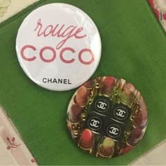 シャネル  CHANEL 缶バッジ  ※難ありのサムネイル