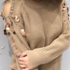 今月で消去します‼︎ ニット♡ビジューのサムネイル