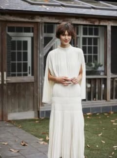 laube blanc PowderSatinPleatsCape Blouseのサムネイル