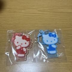 ハローキティ アクリルキーホルダー 2個セットのサムネイル