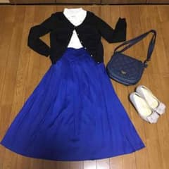 みぽら様専用 ロイヤルブルー  ミモレ丈スカートのサムネイル