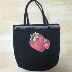 ナイルパーチ いちご トートバッグのサムネイル