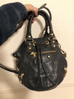 ☆11月1日☆最終値下げ☆格安☆美品☆ バレンシアガ ミニポンポンのサムネイル