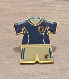 激レア】サッカー日本代表 ピンバッジ 2006年W杯ユニフォーム型 JFA