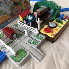 音がいっぱい！ とおせんぼ踏切　トーマスセット！のサムネイル