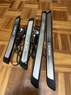 18クラウン 純正LEDスカッフプレートセットのサムネイル