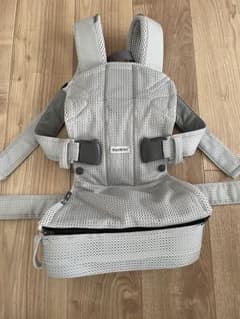 美品】ベビービョルン ONE KAI Air 抱っこ紐 メッシュ グレー - メルカリ
