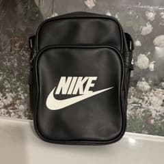 ナイキ　ショルダーバックのサムネイル