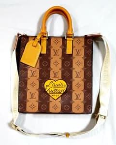 LVサックプラ・メッセンジャー　NIGOコラボ　2way　ハートパッチ　バック LVサックプラ・メッセンジャー NIGOコラボ 2way ハートパッチ バック