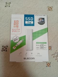 ELECOM 外付けポータブルSSD 1TB ホワイトのサムネイル