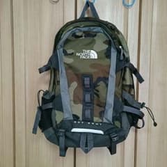 ノースフェイス ホットショット迷彩 中古 25Lリュックのサムネイル