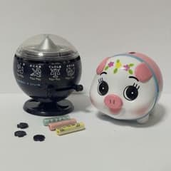 レトログッズセット 昭和レトロ おみくじ器 ブタの貯金箱 ガチャ 2点のサムネイル
